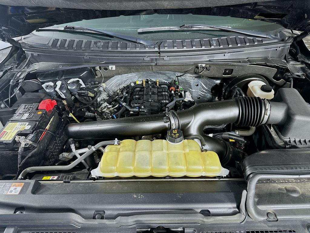 Used 2021 Black Ford XLT image 33