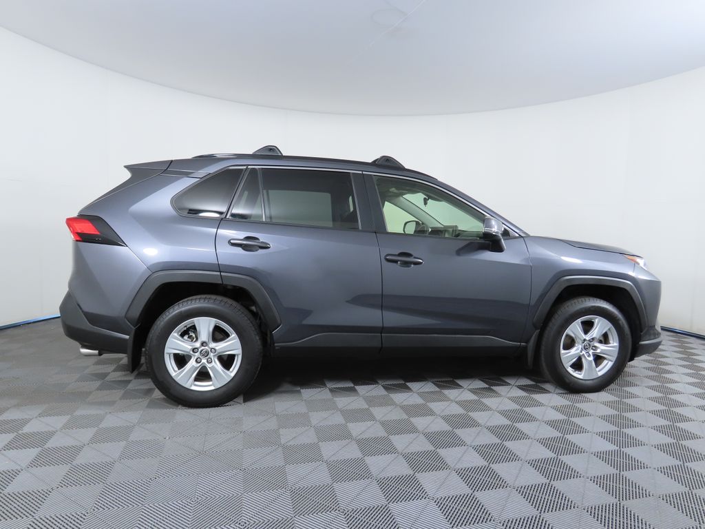 2019 Toyota RAV4 XLE 4