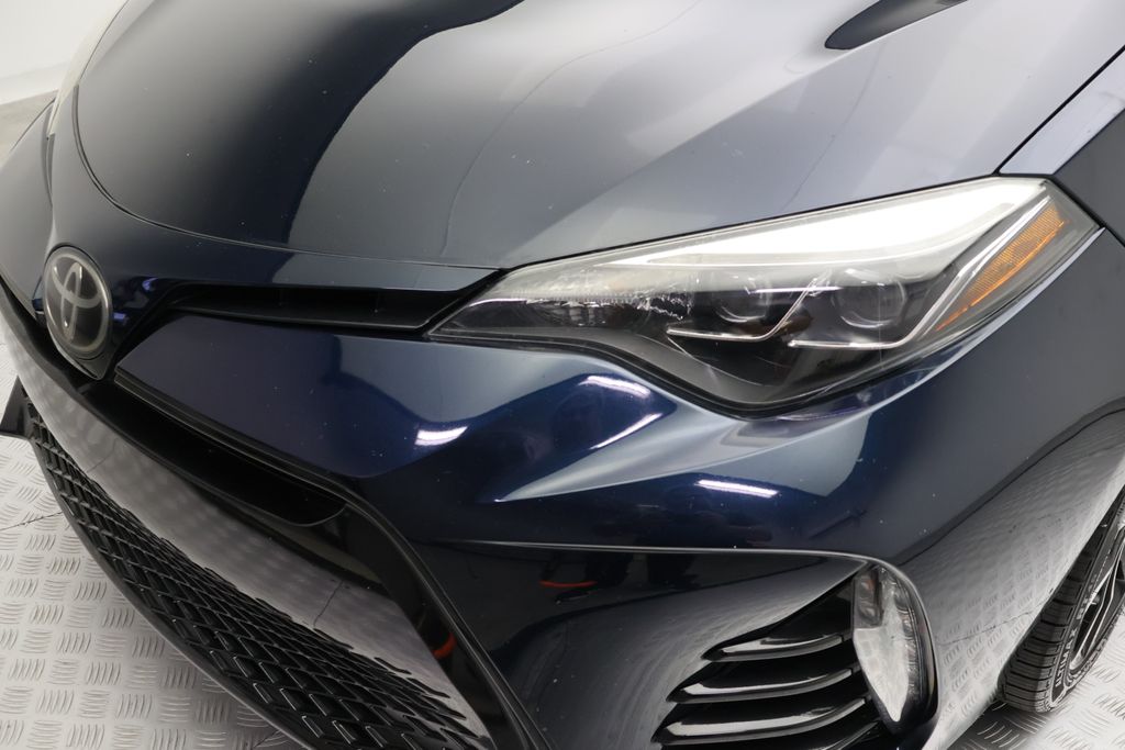 Thumbnail: 2018 Toyota Corolla - 3