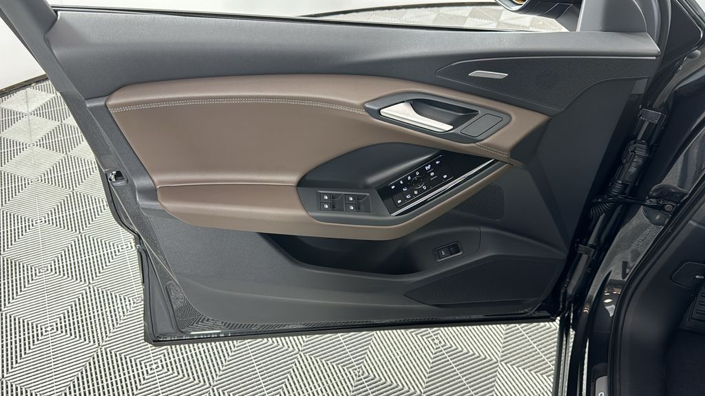 2025 Audi Q6 e-tron Premium 23