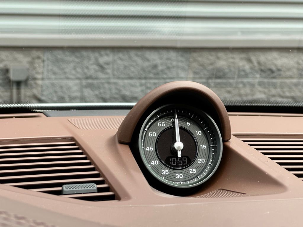 Thumbnail: 2026 Porsche 911 - 32