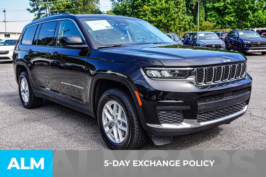 2023 Jeep Grand Cherokee Laredo photo 2