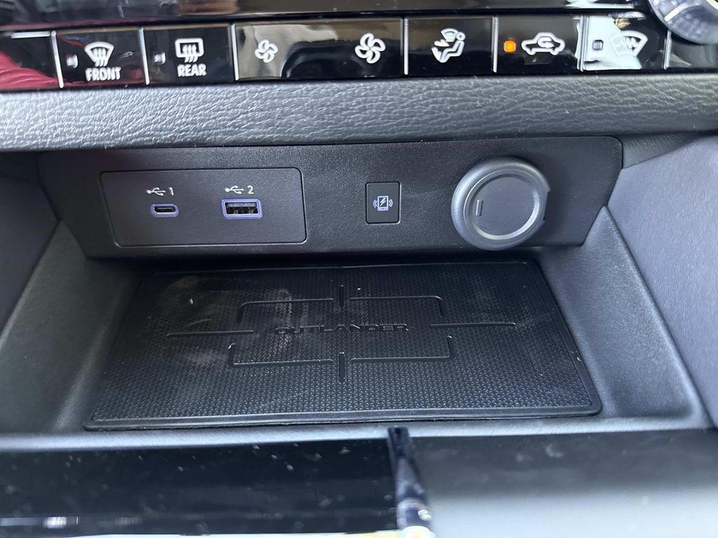 2025 Mitsubishi Outlander Plug-in Hybrid SE - Photo 30