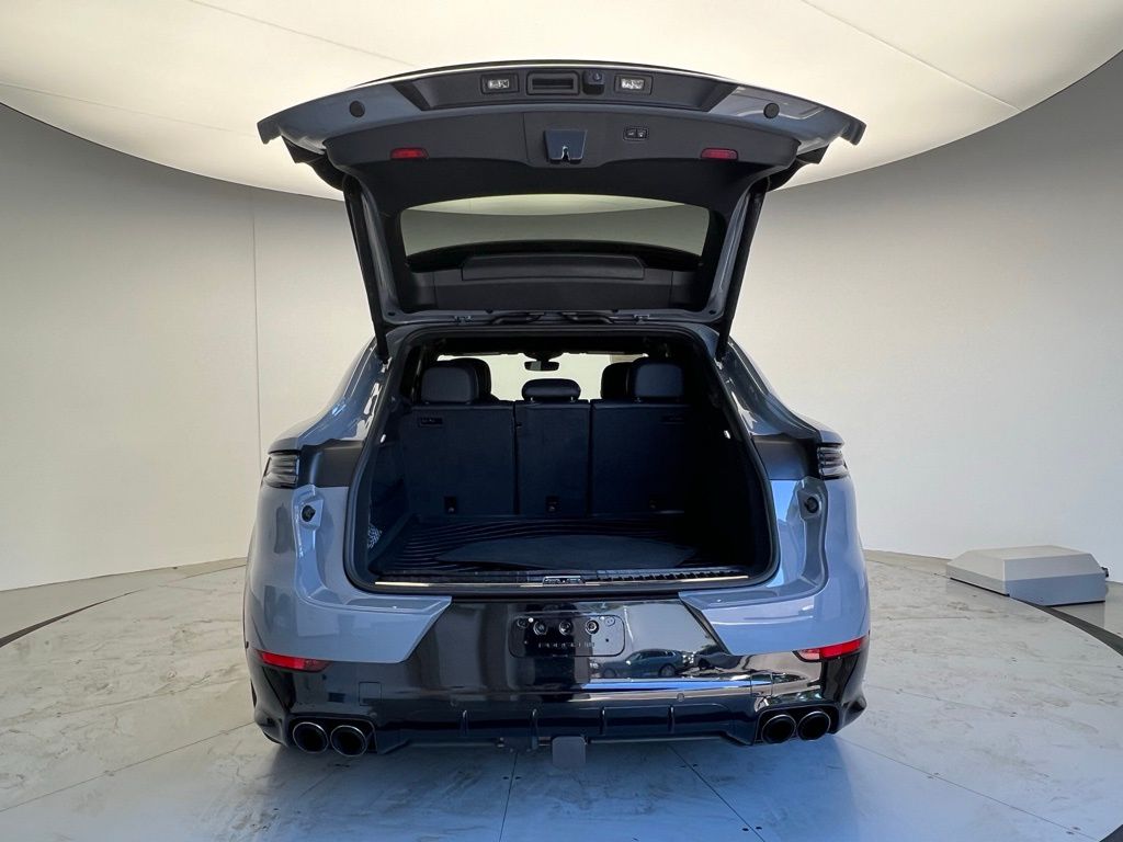 Thumbnail: 2025 Porsche  - 20