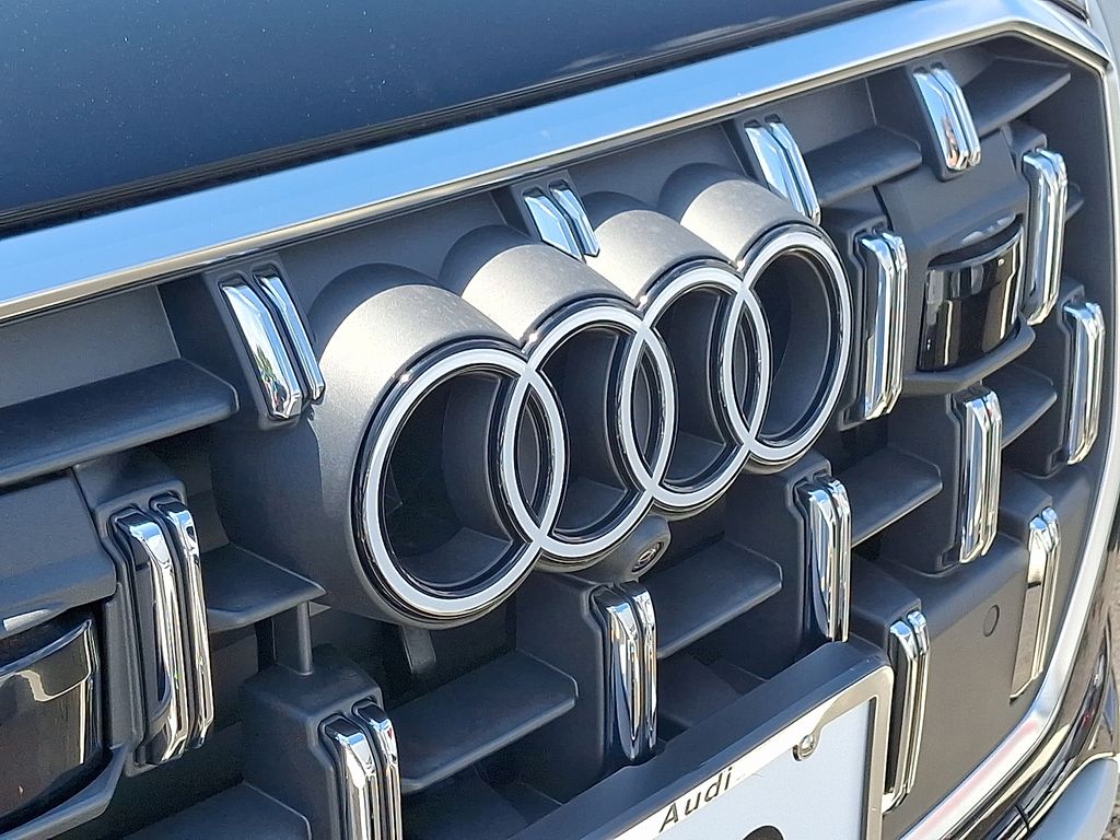 Thumbnail: 2025 Audi Q7 - 3
