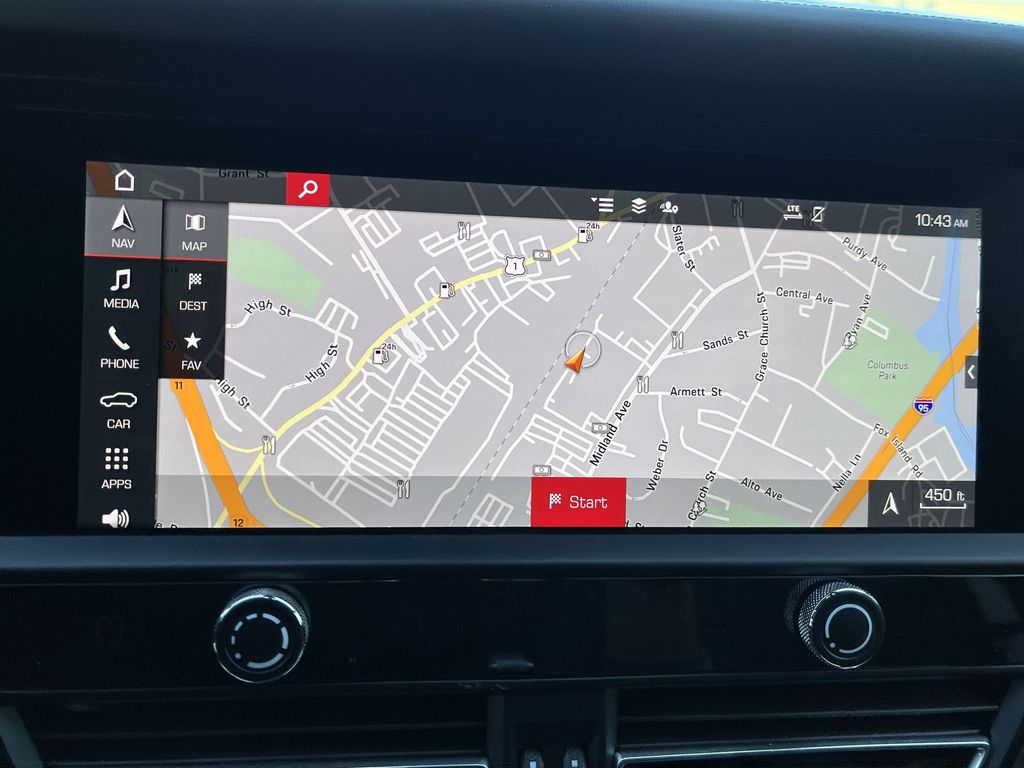 Thumbnail: 2024 Porsche Macan - 18