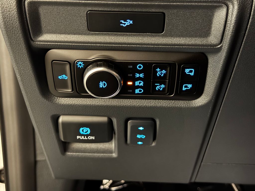 New 2026 White Ford Tremor image 32