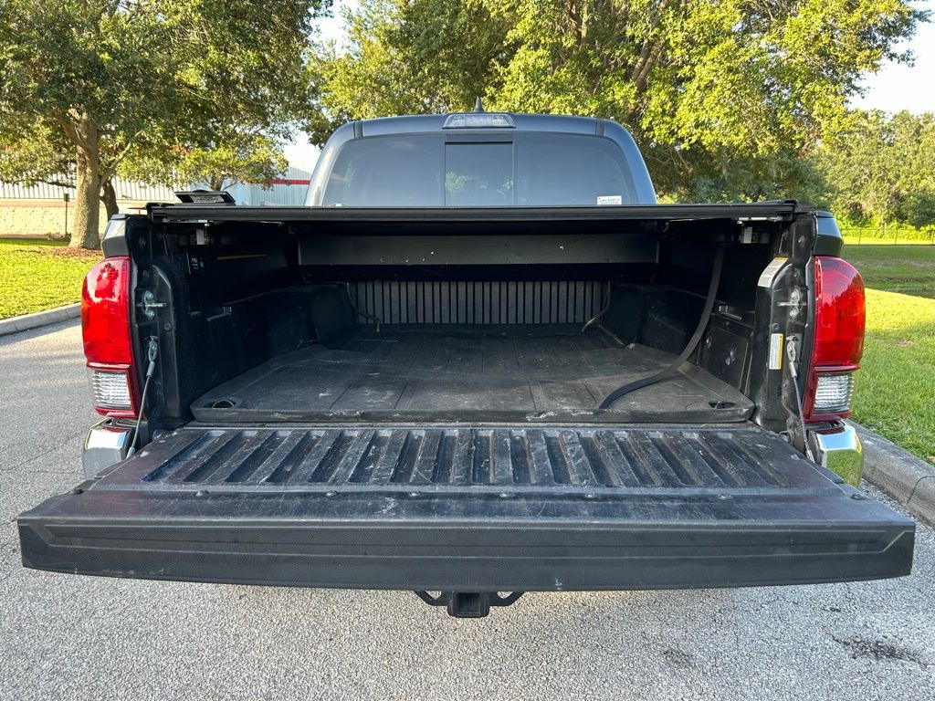 Thumbnail: 2020 Toyota Tacoma - 10