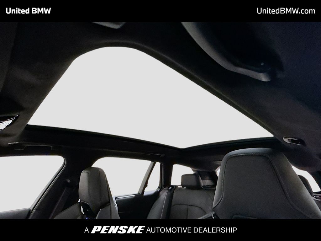 Thumbnail: 2026 BMW M5 - 12