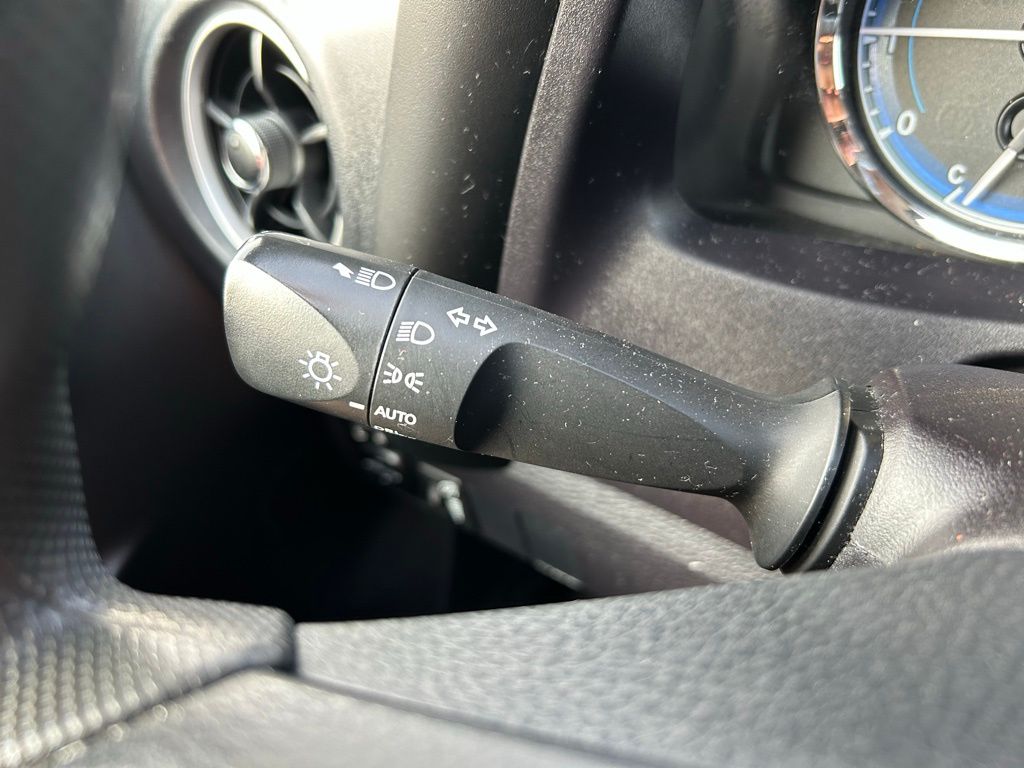 2019 Toyota Corolla L 21