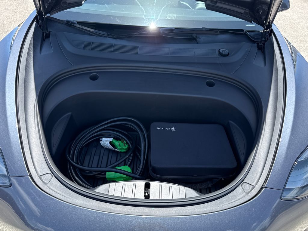 Used 2023  Tesla Base image 25