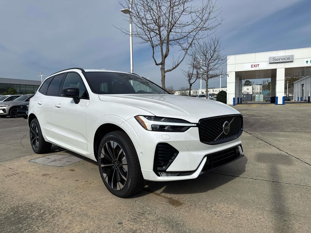 2026 Volvo XC60 B5 Plus