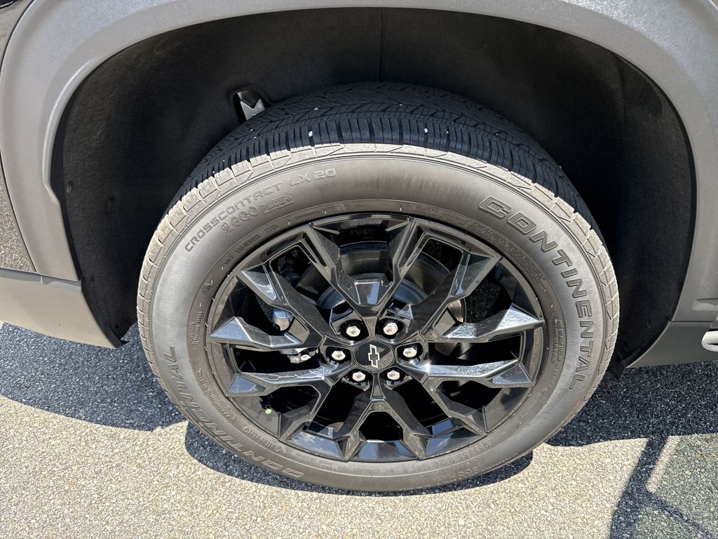Used 2026 Chevrolet Traverse SUV
