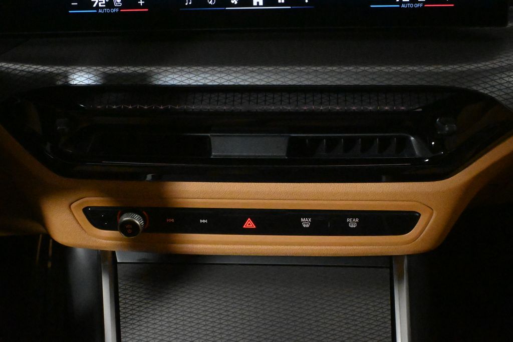 Thumbnail: 2026 BMW 3 Series - 24