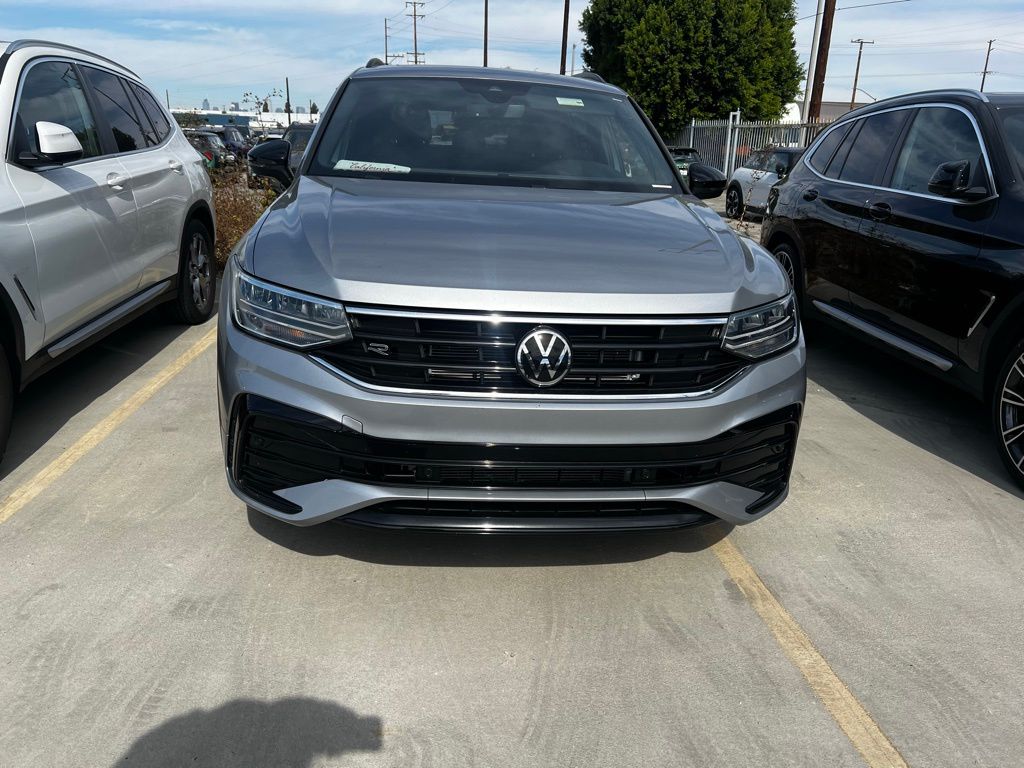 2022 Volkswagen Tiguan 2.0T SE R-Line Black 2