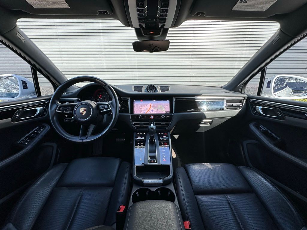 Thumbnail: 2023 Porsche Macan - 6