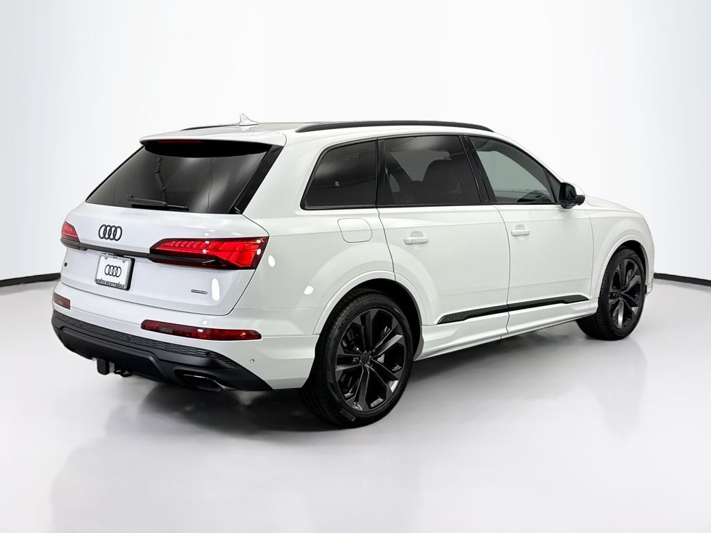 Thumbnail: 2026 Audi Q7 - 5