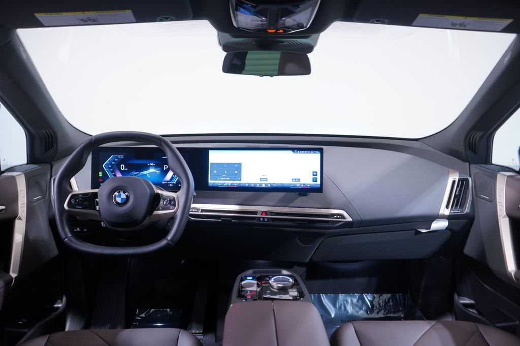 Thumbnail: 2026 BMW iX - 10