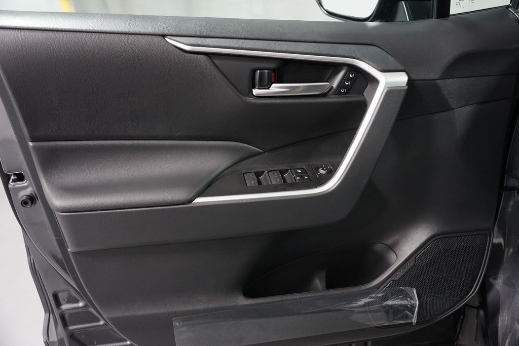 Thumbnail: 2025 Toyota RAV4 - 30