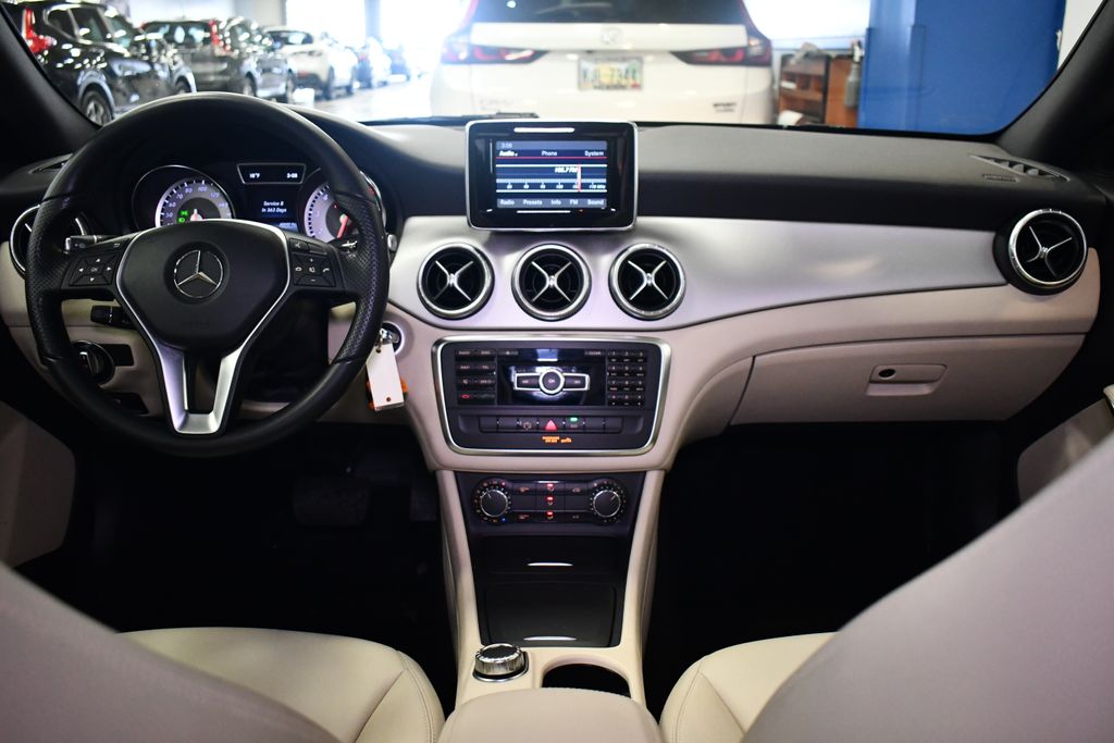 Thumbnail: 2014 Mercedes-Benz CLA - 17