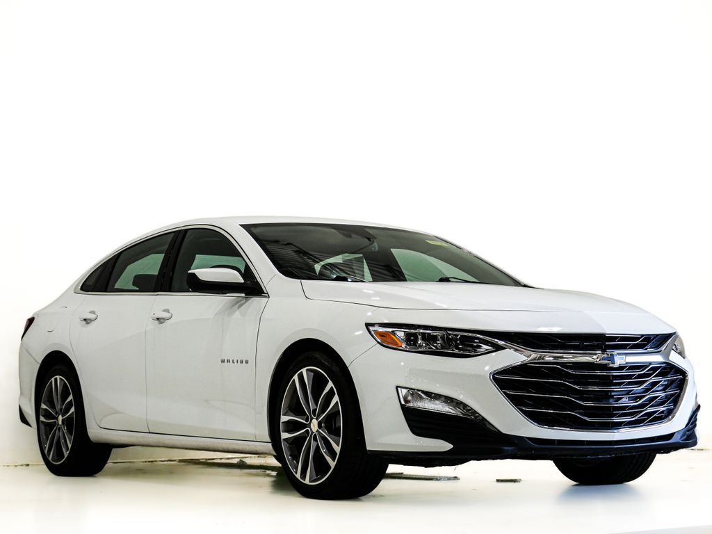 Summit White 2024 Chevrolet Malibu Sedan Front-Wheel Drive Continuously Variable Transmission