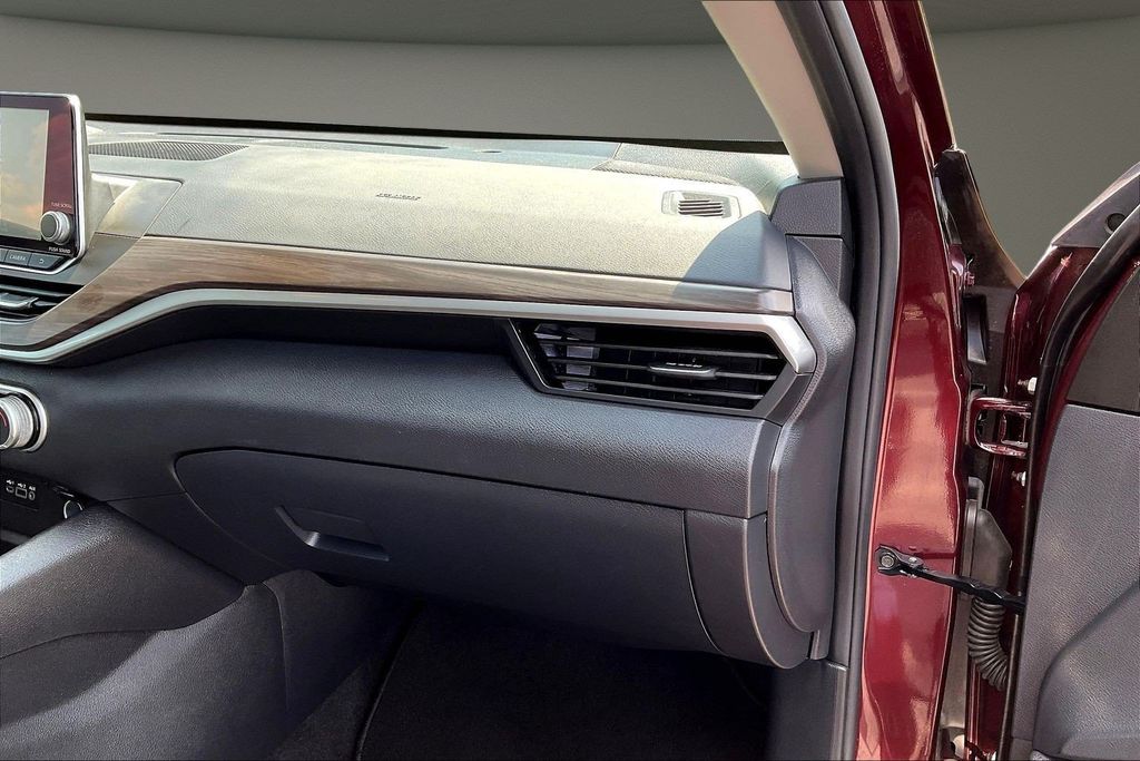 Used 2025 Nissan Altima Sedan
