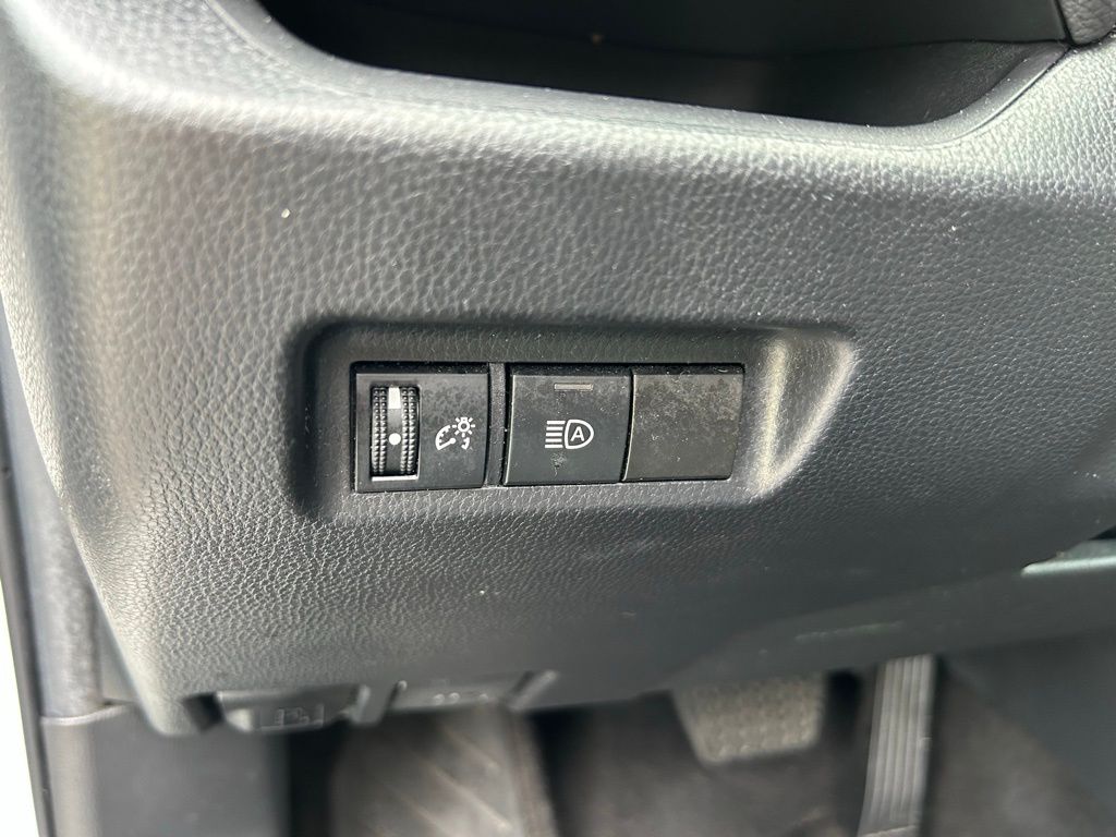 Thumbnail: 2022 Toyota RAV4 - 18