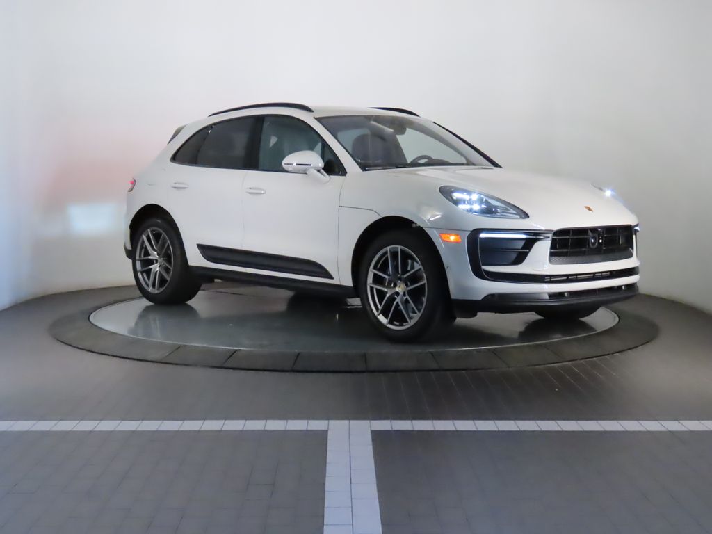 Thumbnail: 2022 Porsche Macan - 9