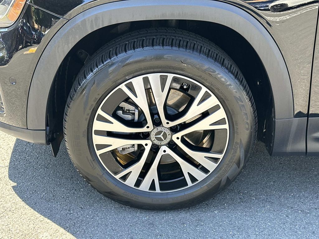 Thumbnail: 2024 Mercedes-Benz GLB - 14