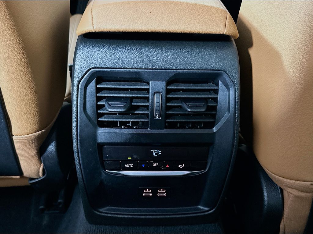 Thumbnail: 2025 BMW 3 Series - 26