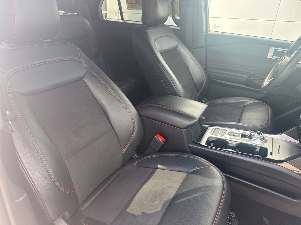 2024 Ford Explorer ST-Line