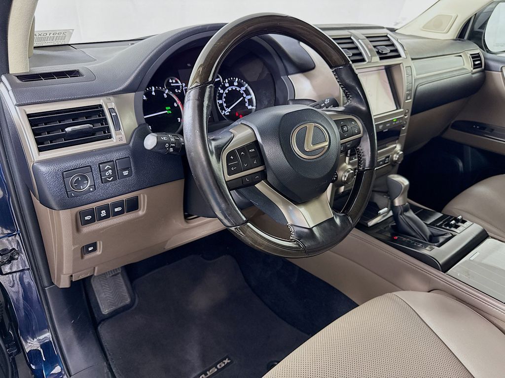 Thumbnail: 2020 Lexus GX - 9