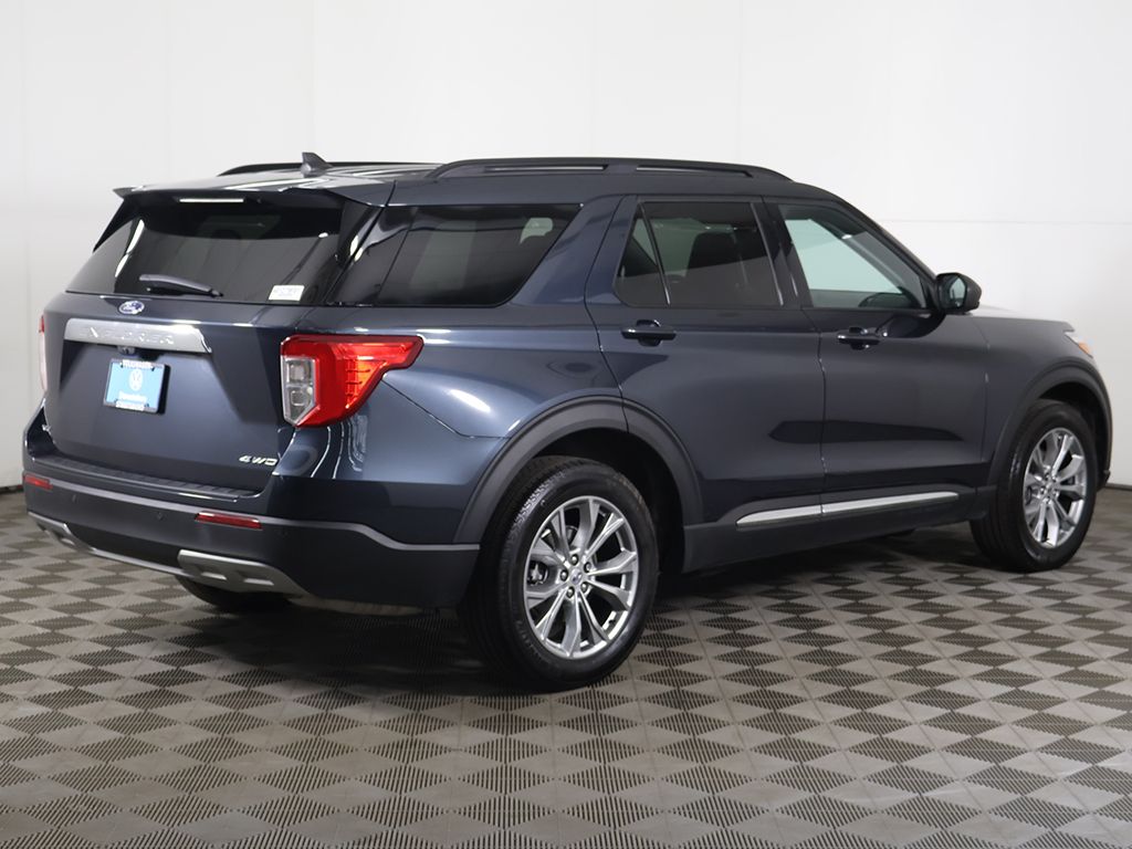 Used 2024 Blue Ford XLT image 9