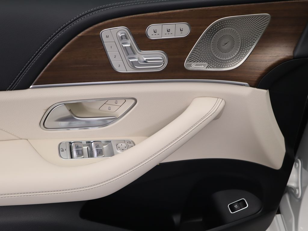 Thumbnail: 2026 Mercedes-Benz GLE - 25