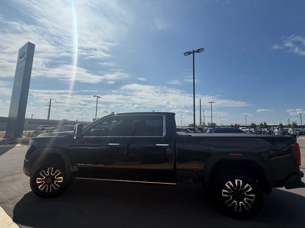 Thumbnail: 2025 GMC Sierra 2500 - 4
