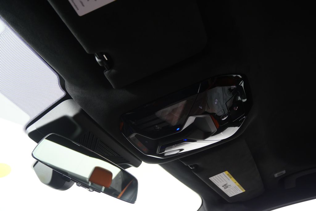 Thumbnail: 2026 BMW M5 - 26