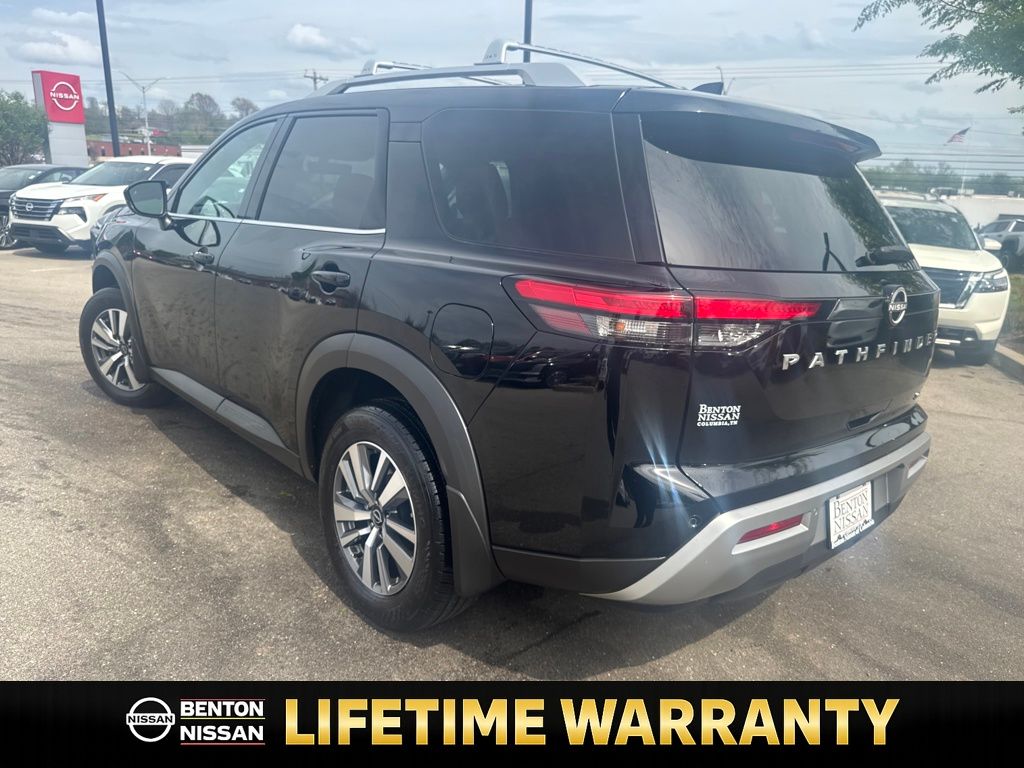 View vehicle photo 6