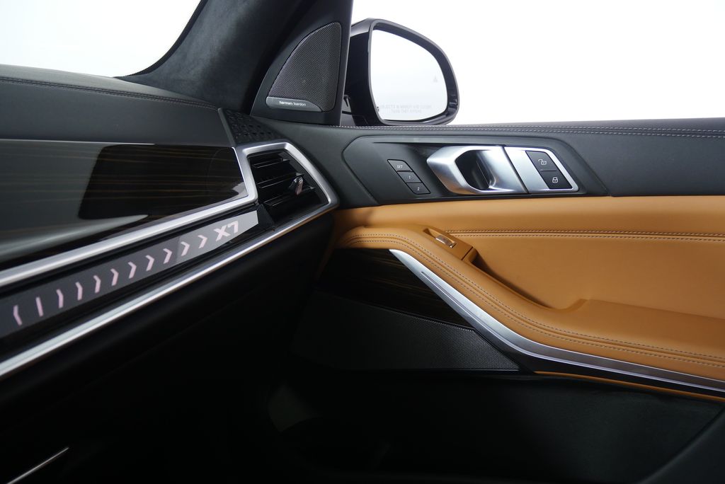 Thumbnail: 2023 BMW X7 - 32