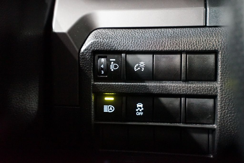 Thumbnail: 2025 Toyota Tacoma - 25