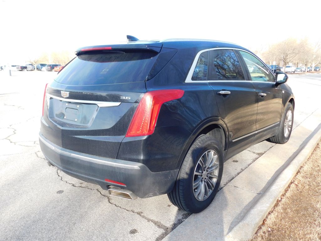 Thumbnail: 2019 Cadillac XT5 - 4