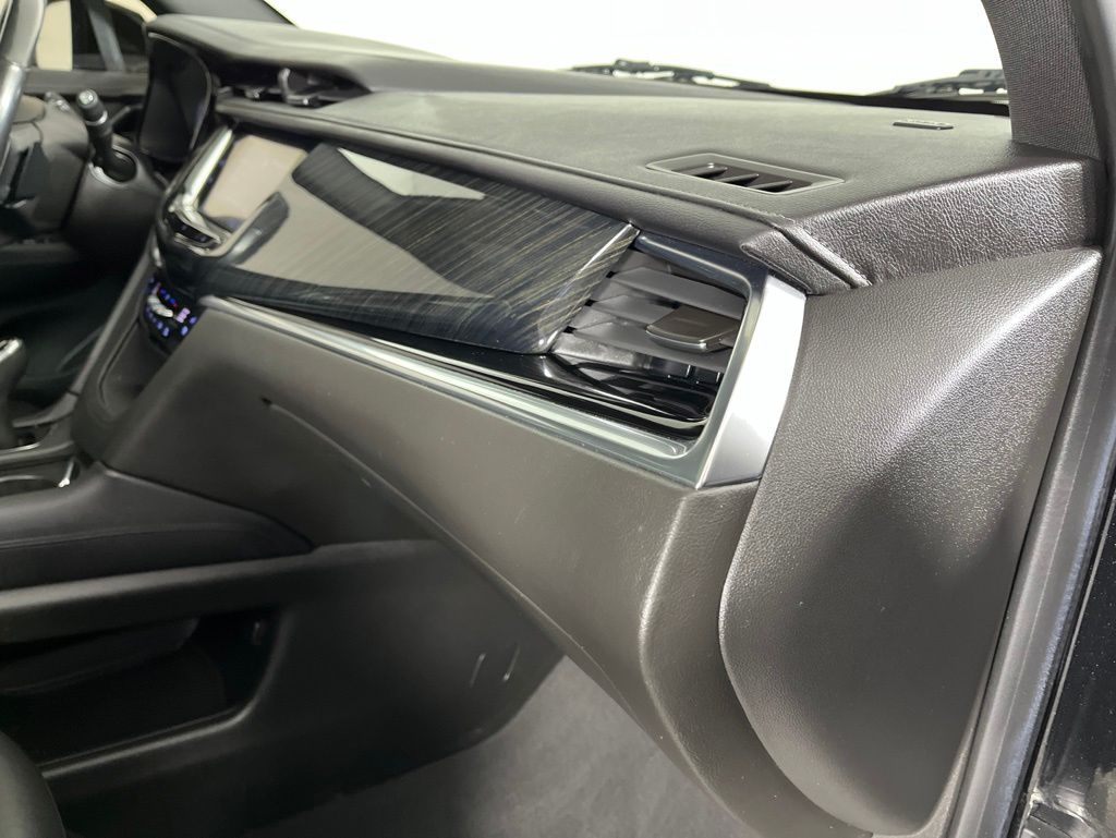 Thumbnail: 2020 Cadillac XT6 - 26