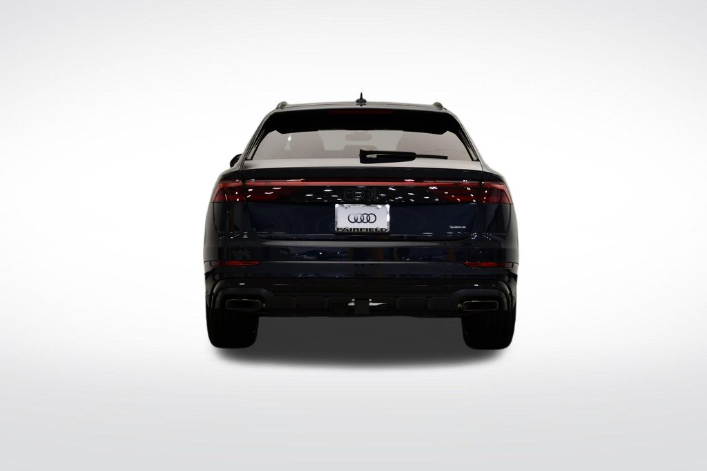 Thumbnail: 2026 Audi Q8 - 4