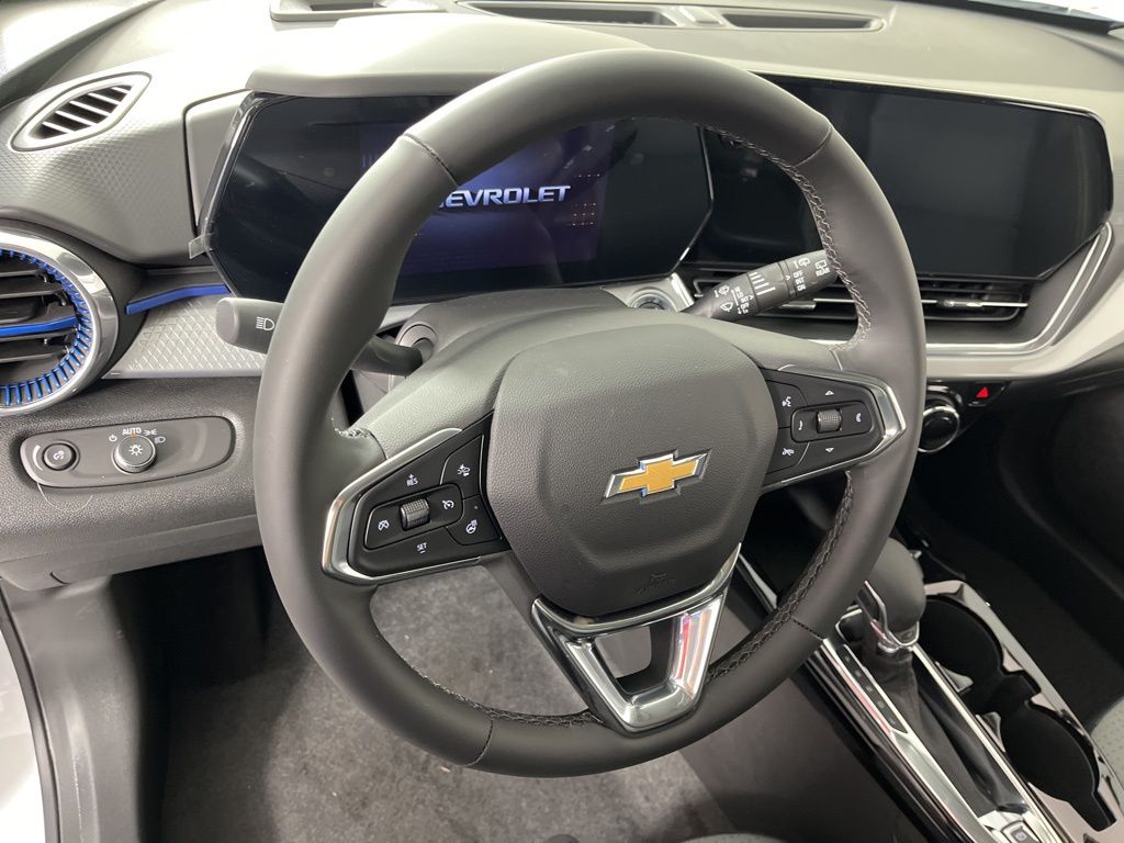 Thumbnail: 2026 Chevrolet Trax - 25