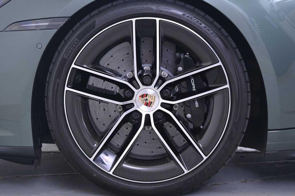 Thumbnail: 2025 Porsche 911 - 14