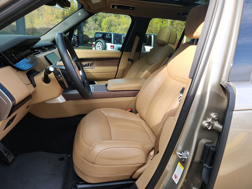 Thumbnail: 2025 Land Rover Range Rover - 13