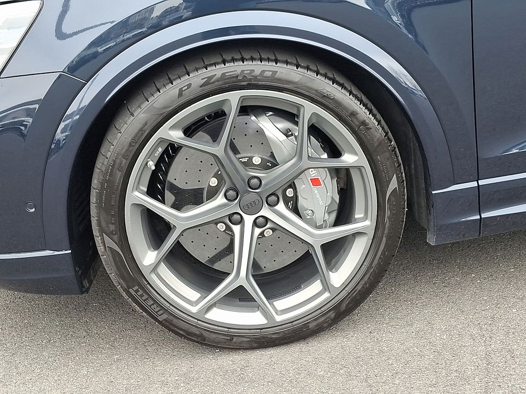 Thumbnail: 2026 Audi RS Q8 - 8