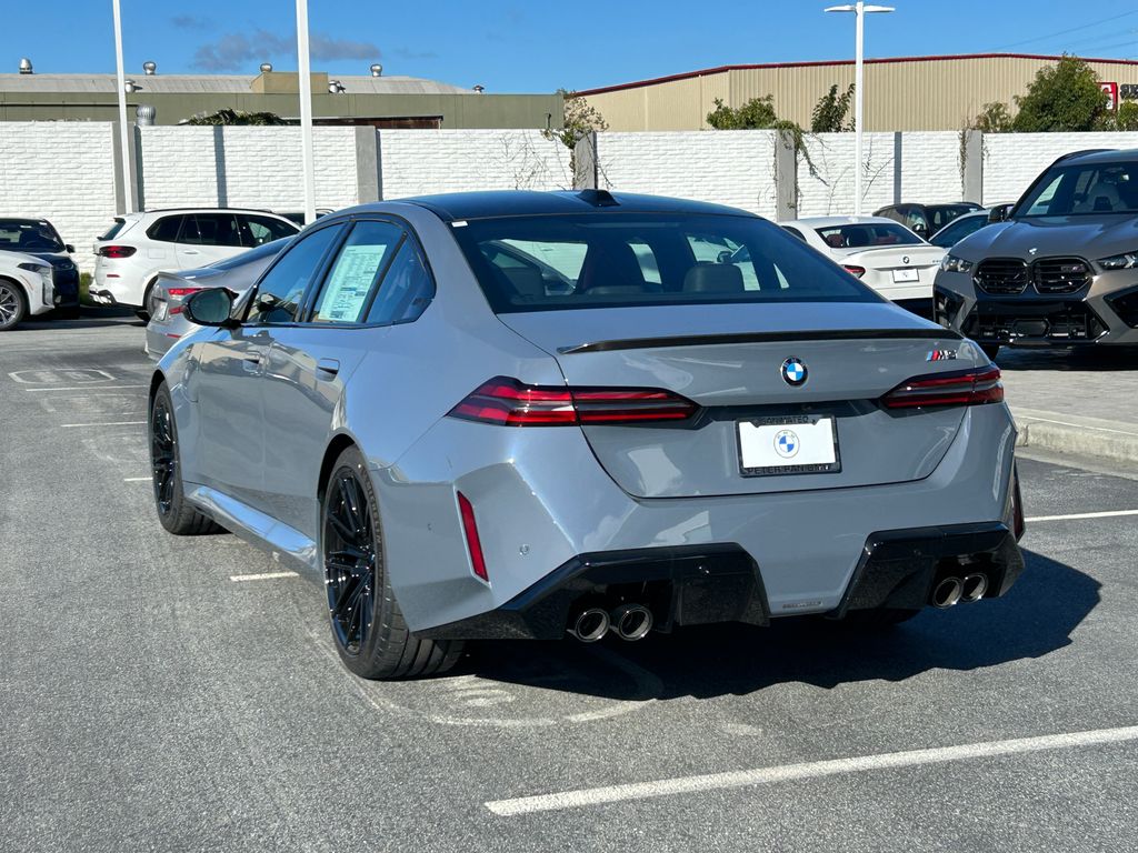 Thumbnail: 2026 BMW M5 - 3