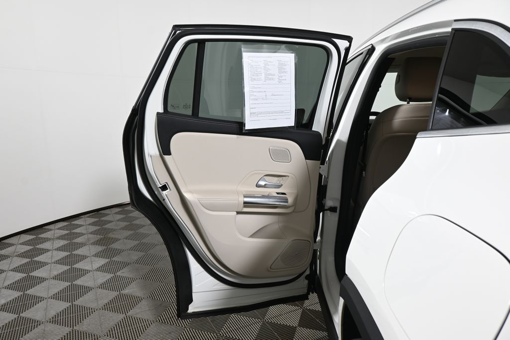 Thumbnail: 2021 Mercedes-Benz GLA - 32