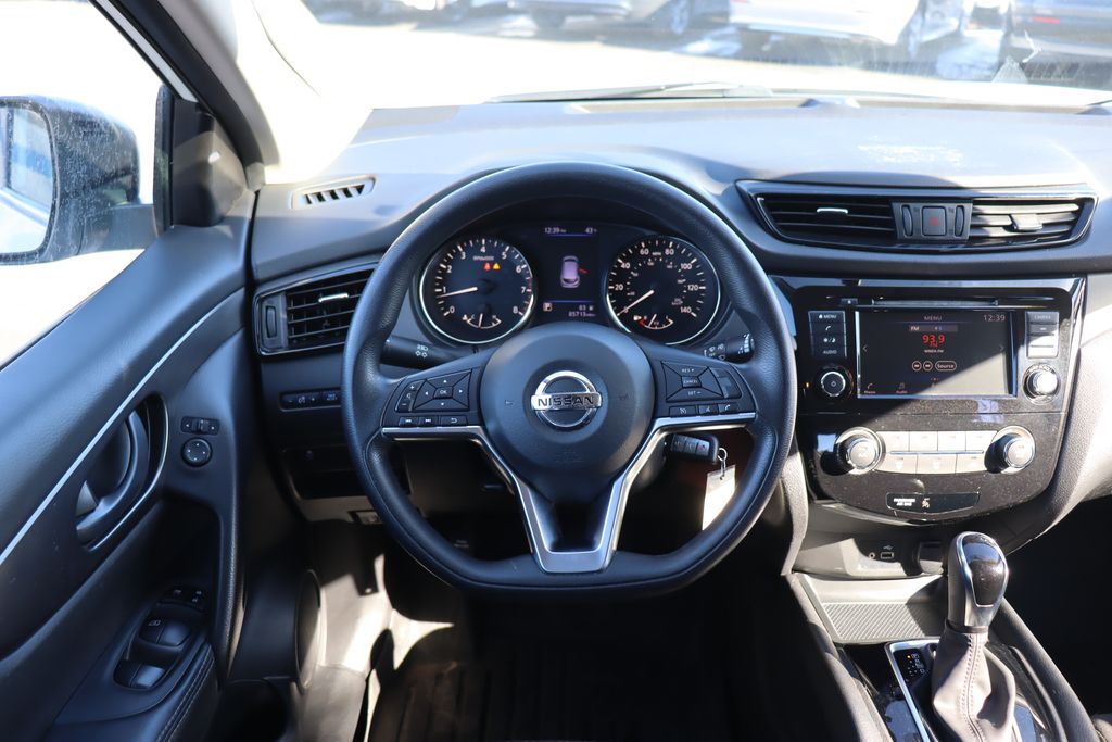 2019 Nissan Rogue Sport S 18