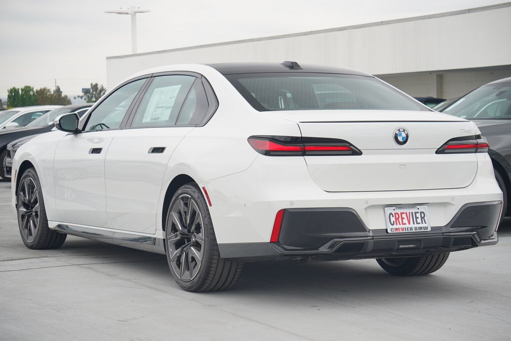 Thumbnail: 2025 BMW 7 Series - 7